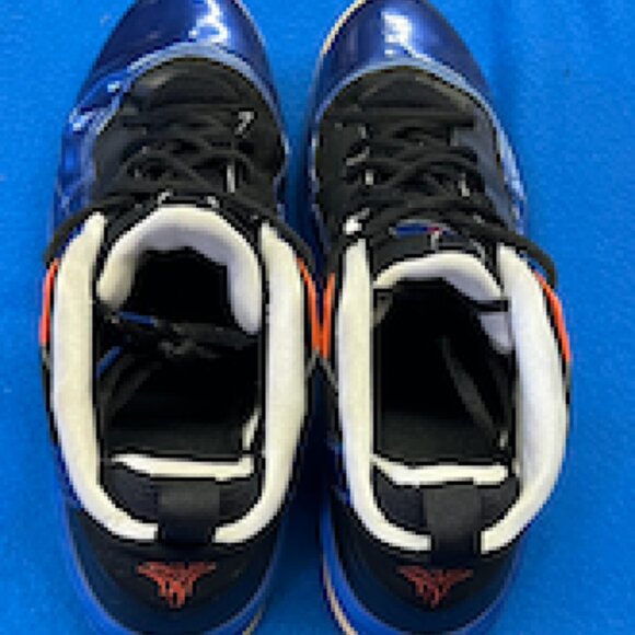 Carmello/Air Jordan Basketball Sneakers - Picture 6 of 7